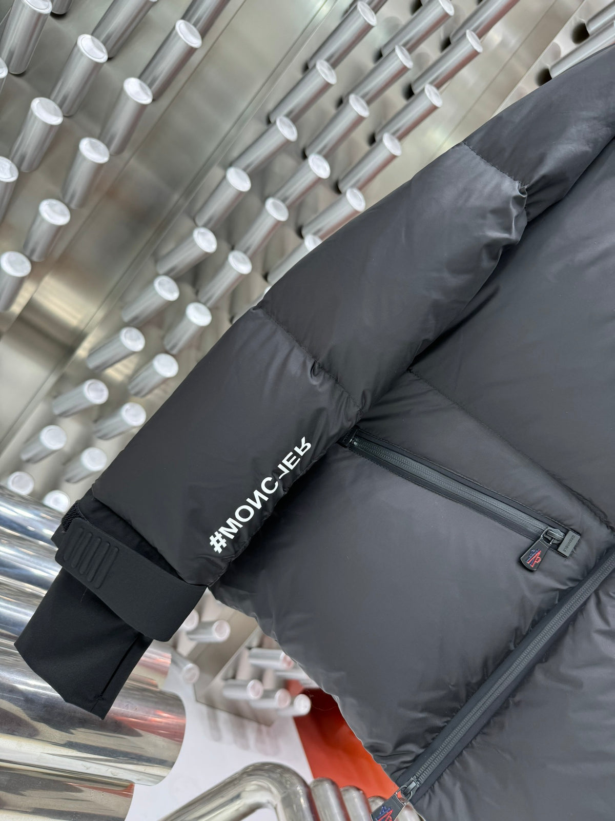 Moncler Verdons Stand Collar Down Jacket – Classic Ski-Heritage Puffer