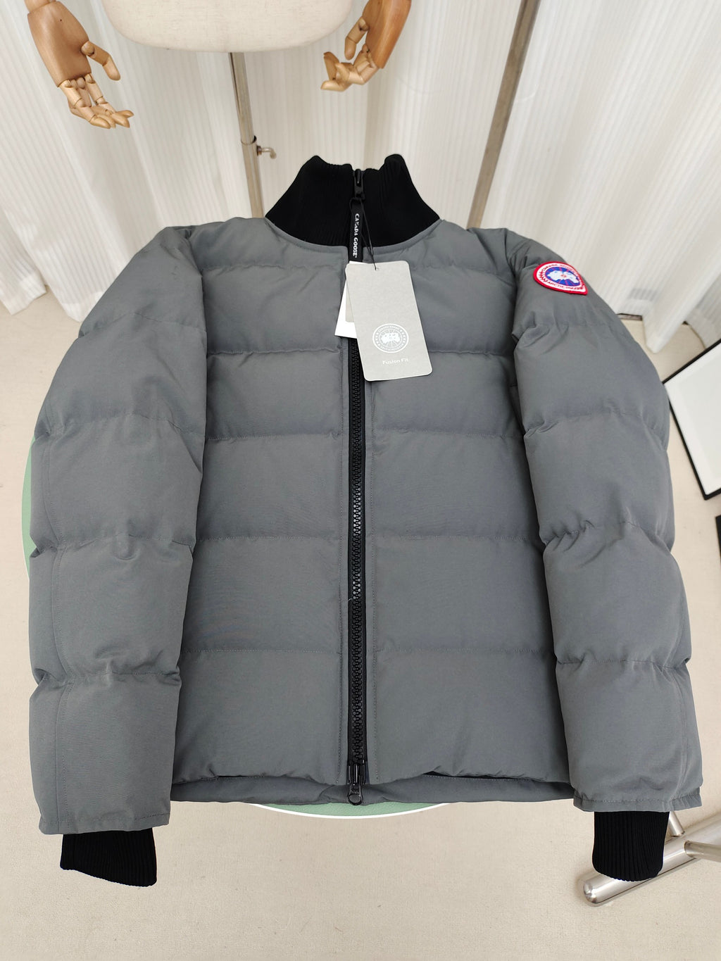 Canada Goose Brome Down Bomber — Navy
