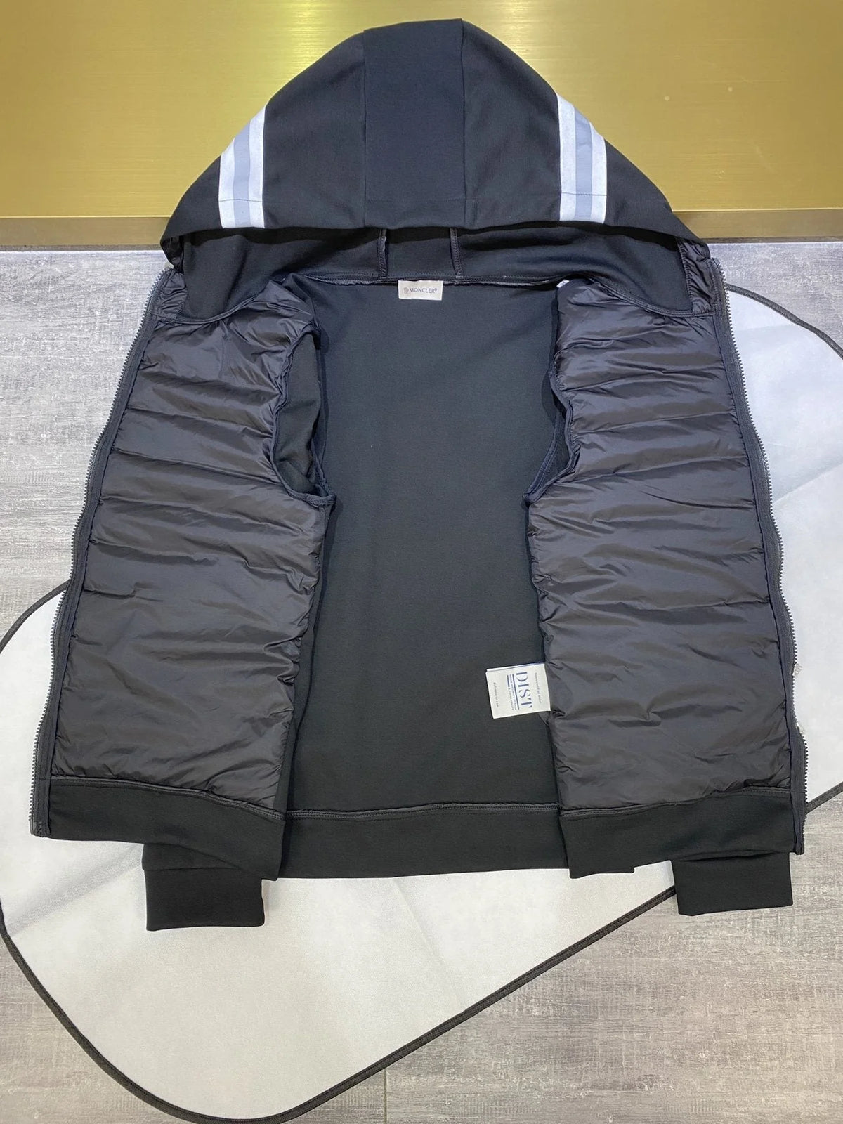 Moncler Sweater Sleeve Down Jacket – Knit-Hybrid Black Puffer