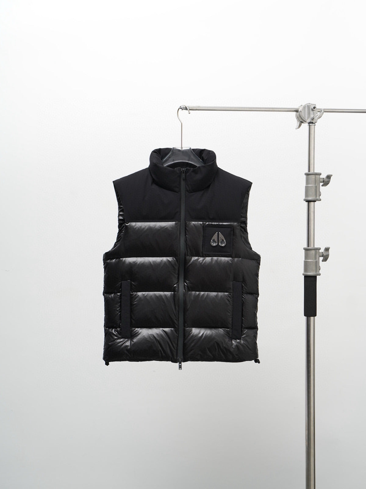 Moose Knuckles Down Puffer Vest – Unisex Sleeveless Quilted Gilet