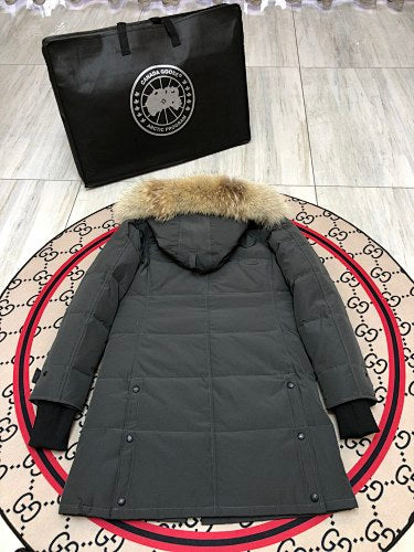Canada Goose Shelburne Parka — Women's Mid-Length Coyote Fur Hood (Black, Graphite & Red)